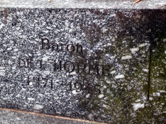 Tombe du Baron de l'Horme au cimetière du Père-Lachaise - Paris