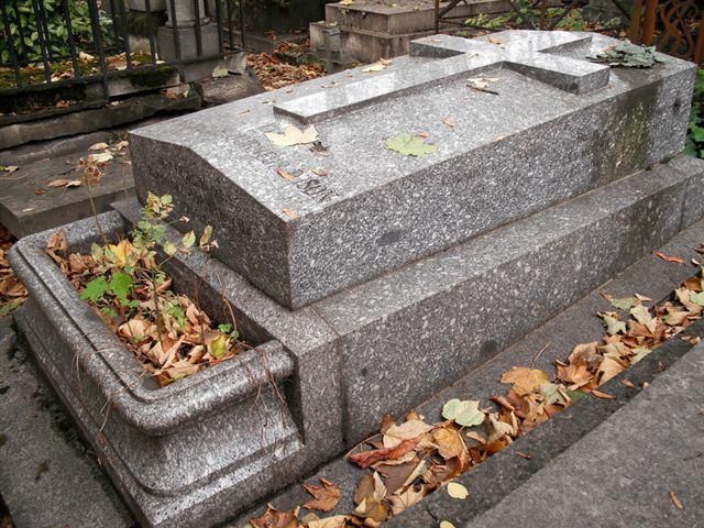 Tombe de Jean-François-Marie de l'Horme de l'Ile